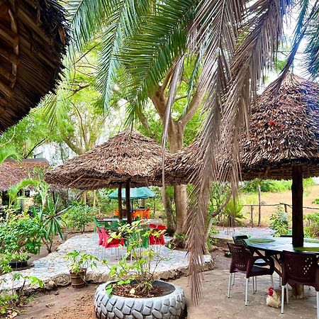 Papillon Garden Bar Villas Bamburi Bagian luar foto