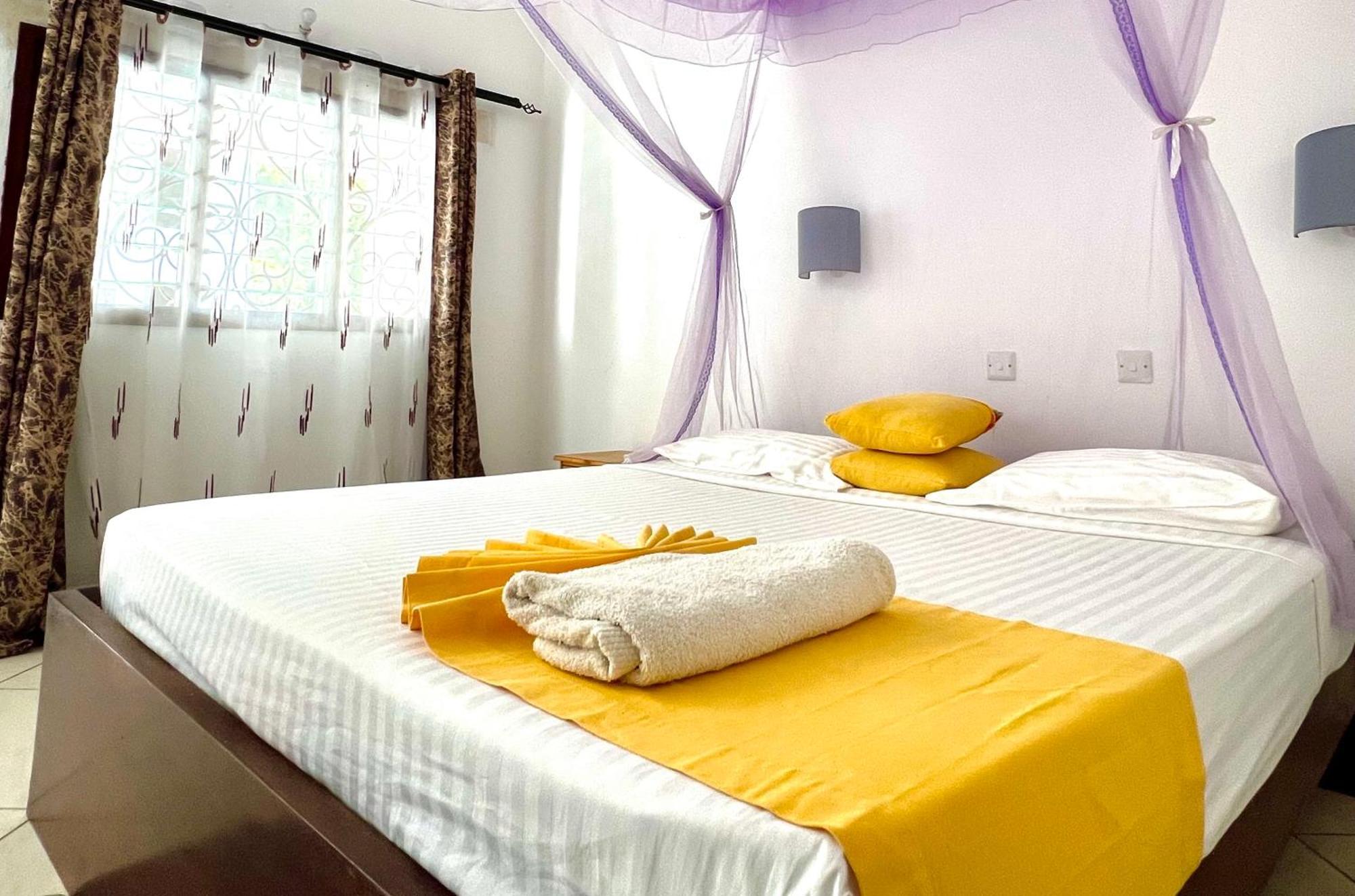 Papillon Garden Bar Villas Bamburi Bagian luar foto