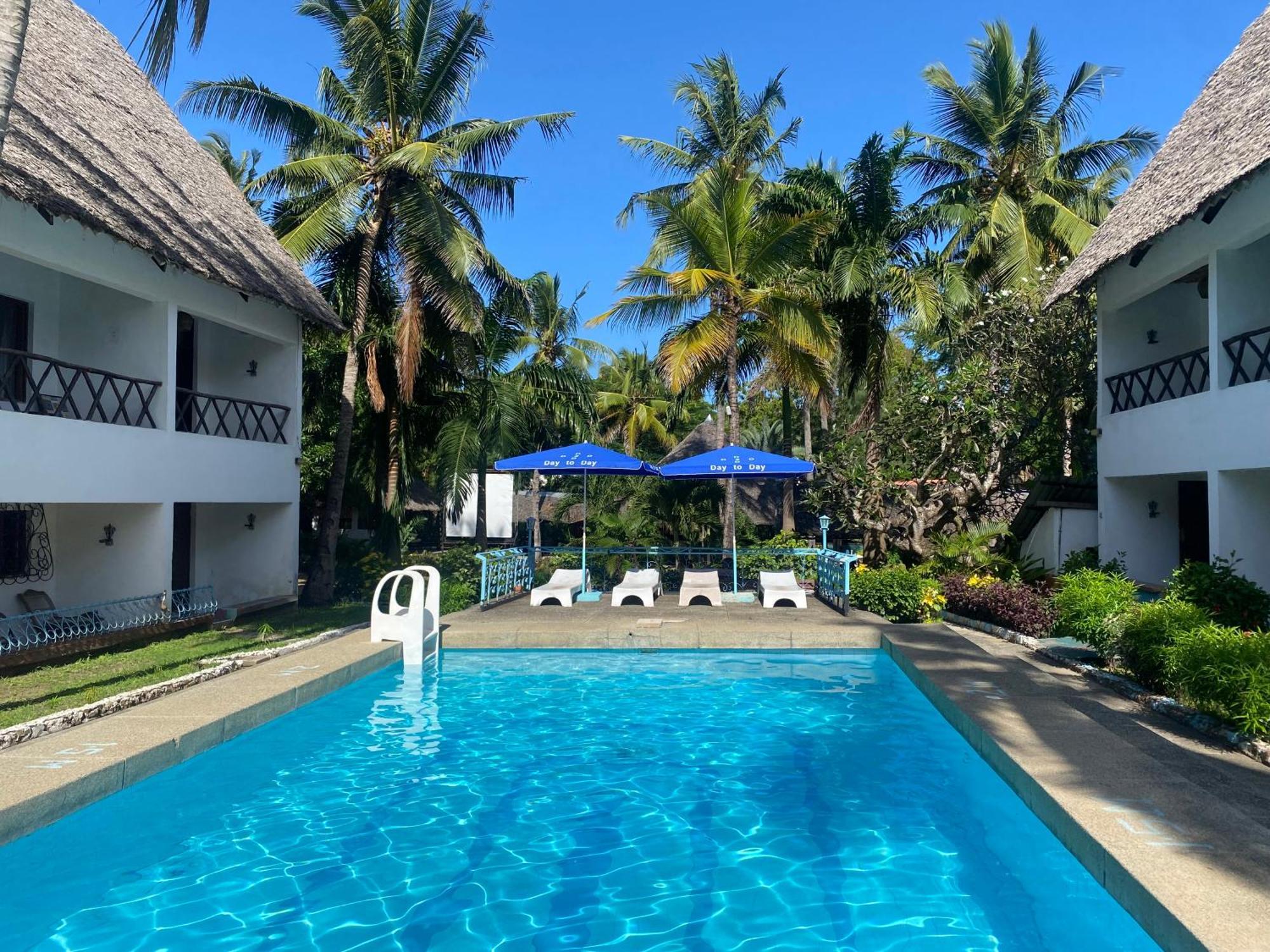 Papillon Garden Bar Villas Bamburi Bagian luar foto