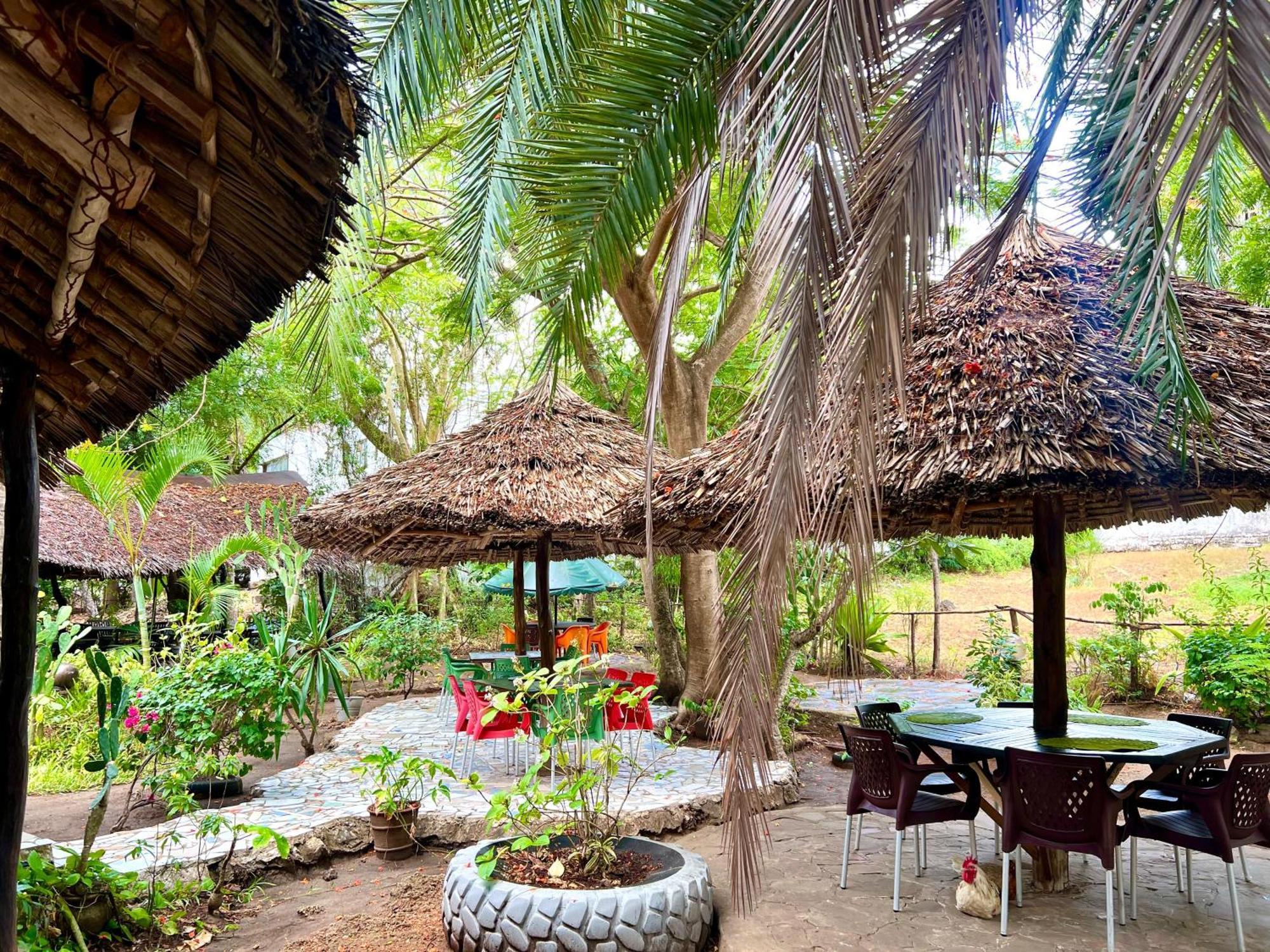Papillon Garden Bar Villas Bamburi Bagian luar foto
