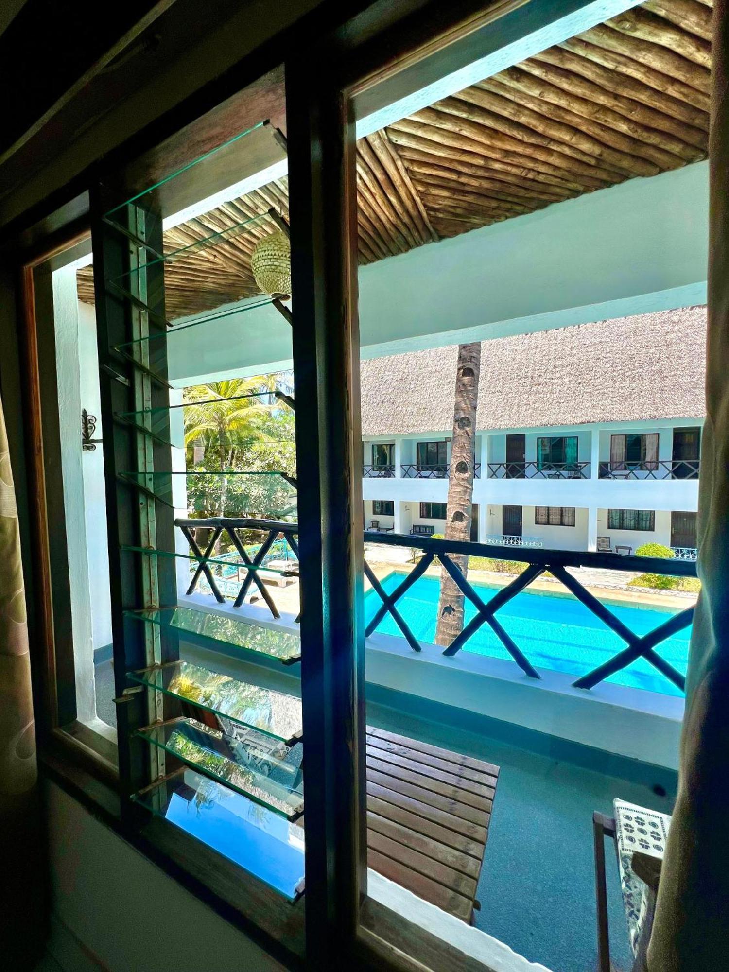 Papillon Garden Bar Villas Bamburi Bagian luar foto