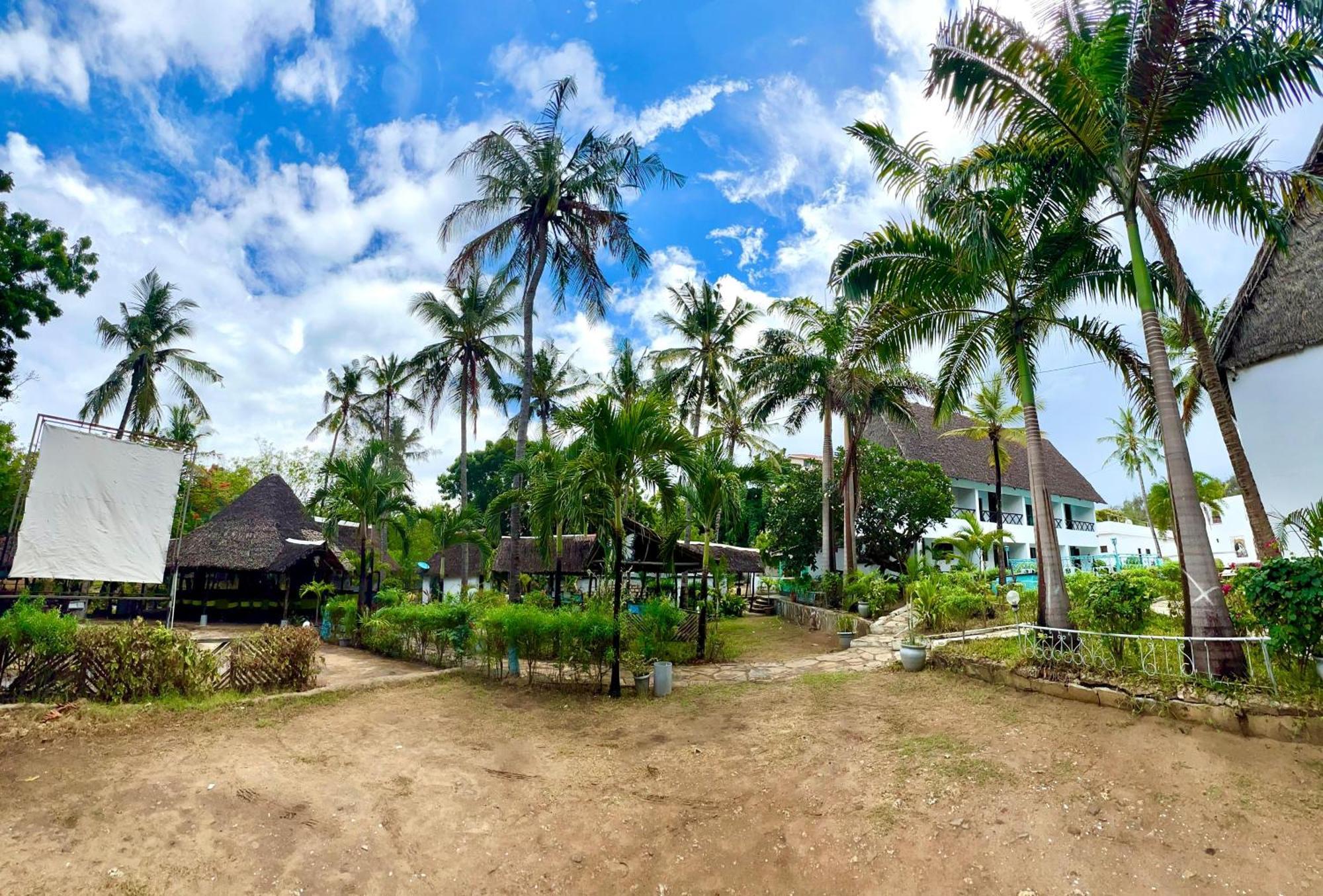 Papillon Garden Bar Villas Bamburi Bagian luar foto